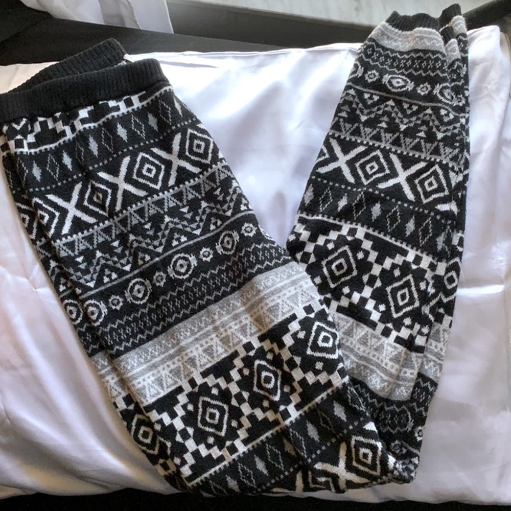 Black and white fuzzy leggings